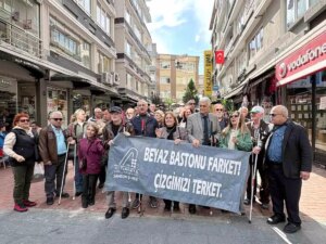 beyaz baston guvenlik gununde gorme engelliler icin sosyal guvence talebi WLPvJBwe.jpg
